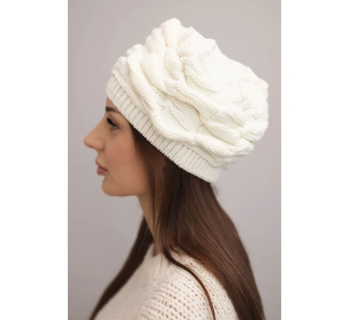 Dámská zimní čepice z vlny s ozdobným vzorem a kamínky model 21878083 ecru - K-Fashion