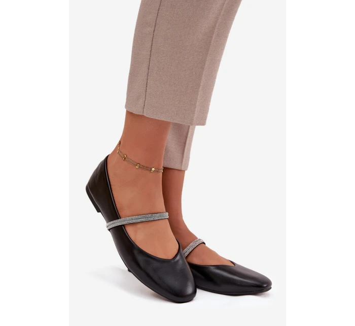 Dámské baleríny s lesklými pásky černé Ilirene Dámské baleríny s lesklými pásky černé Ilirene
