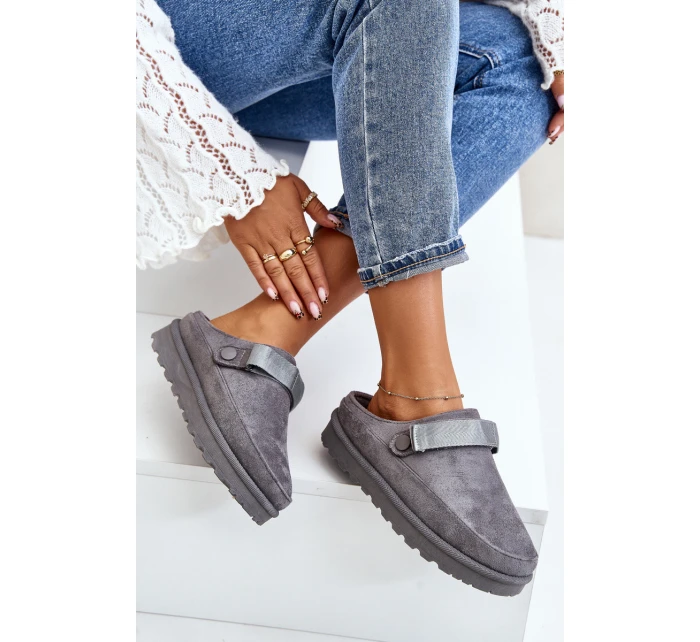 Dámské Teplé Pantofle S Kožešinou Na Platformě Šedé model 21671351 - Boto Dámské Teplé Pantofle S Kožešinou Na Platformě Šedé model 21671351 - Boto