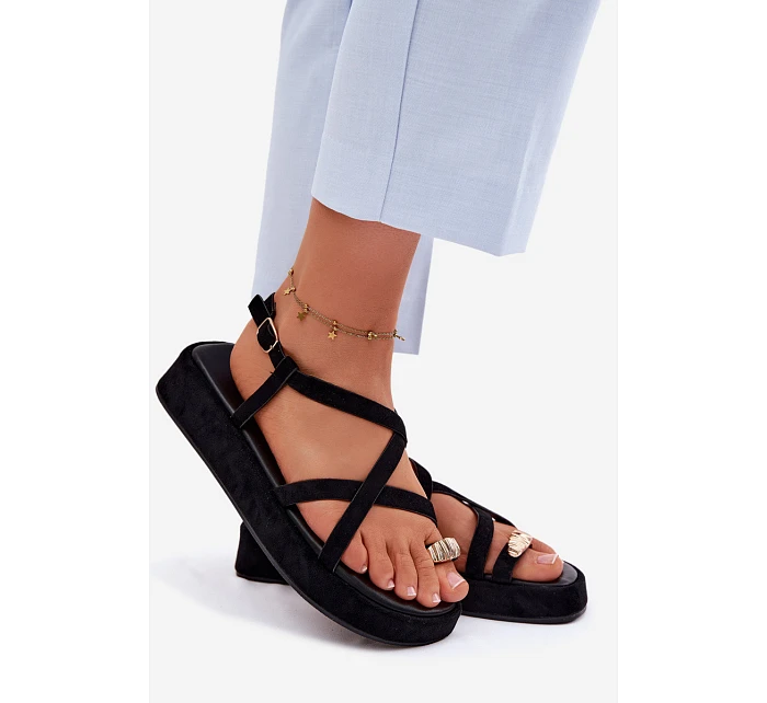 Sandály na platformě s zlatým detailem Černé Olmira