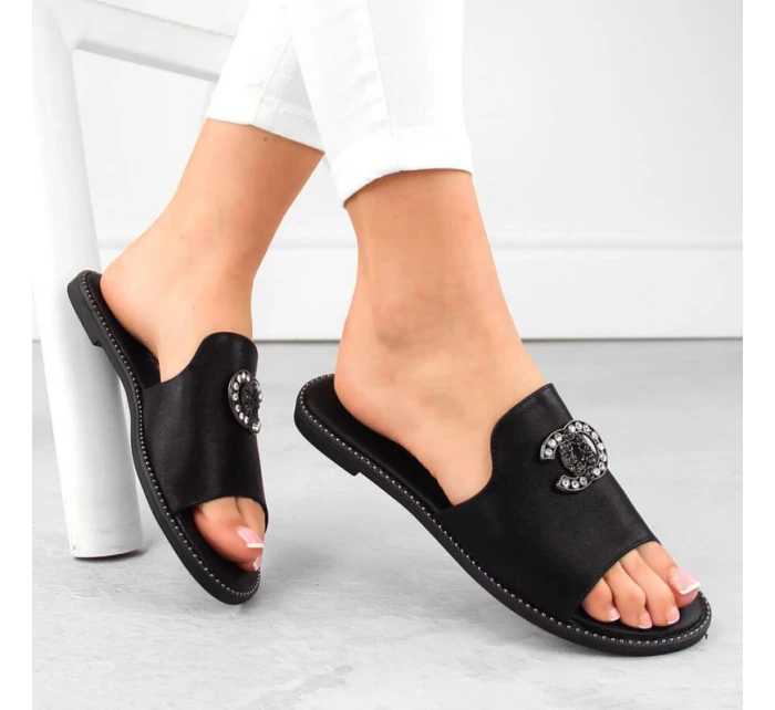 Pohodlné žabky se zirkony W model 20118126 černá - S.Barski