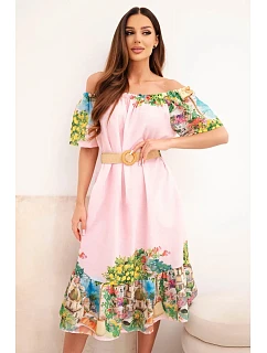 Dámské šaty model 22170763 střihu s páskem a krátkým rukávem cukrově růžová - K-Fashion