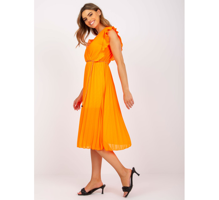Fluo oranžové splývavé midi šaty so záhybmi