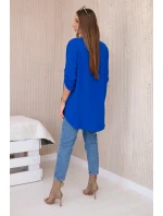 Blúzka s predĺženým chrbtom v chrpovo modrej farbe