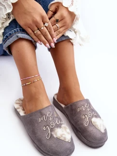 Lesklé dámské pantofle Grey Geraja