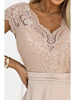 šifonové šaty s krajkovým výstřihem béžové model 22104257 - numoco