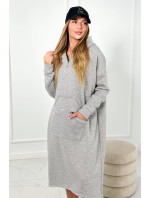 Zateplené šaty s kapucňou v sivej farbe