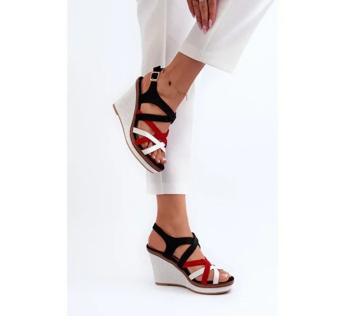 Černé sandály Ellen model 20450434 na klínu - Kesi