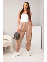 Dámské bavlněné kalhoty s vysokým pasem a ozdobným knoflíkem model 22294704 - K-Fashion Dámské bavlněné kalhoty s vysokým pasem a ozdobným knoflíkem model 22294704 - K-Fashion