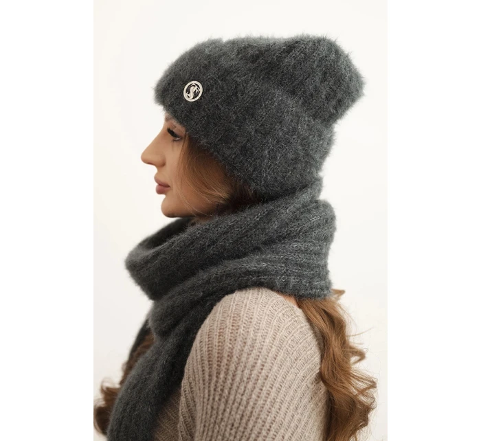 Dámska súprava čiapky a šálu z mäkkej priadze graphite