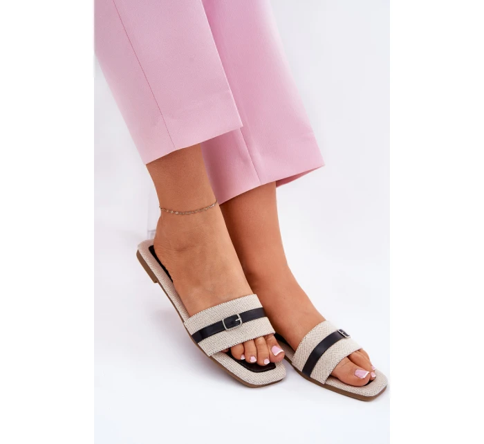 Ploché dámské sandály s páskem a přezkou béžové model 21689544 - Boto