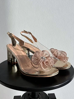 Sandále na podpätku model 226339 Vykročte štýlovo