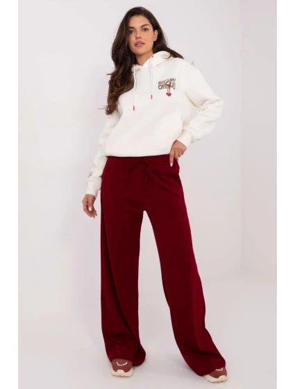 Tepláky model 218253 Relevantnosť