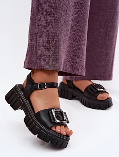 Kožené dámské sandály na platformě s přezkou model 22126033 Černé - VINCEZA