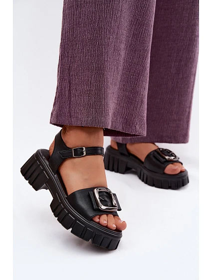 Kožené dámské sandály na platformě s přezkou model 22126033 Černé - VINCEZA