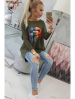 Oversize halenka s model 18743442 potiskem rtů v barvě khaki - K-Fashion Oversize halenka s model 18743442 potiskem rtů v barvě khaki - K-Fashion