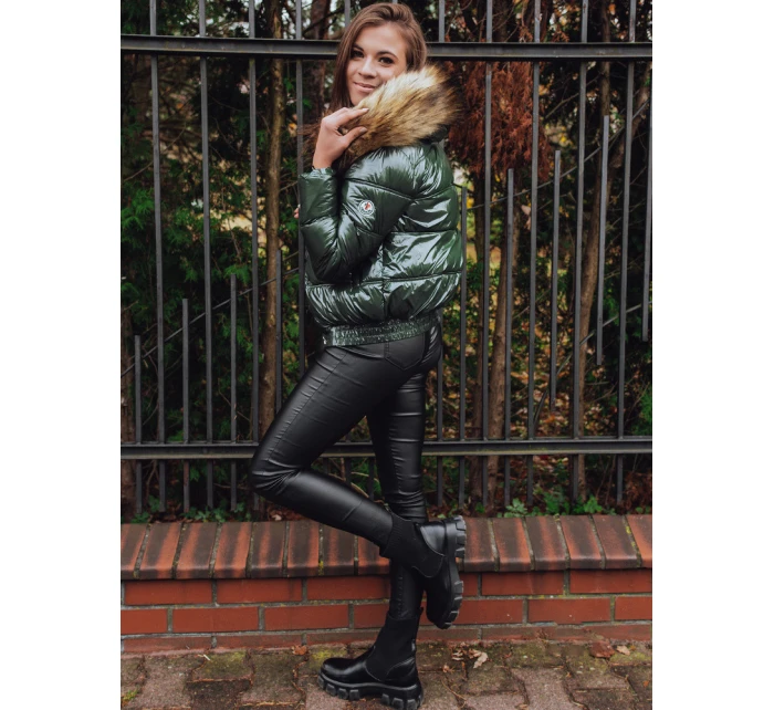 Dámská zimní prošívaná krátká bunda zelená Dstreet model 21963982 - FashionStreet