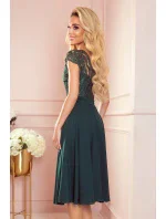 LINDA - Dámske šifónové šaty vo fľaškovo zelenej farbe s krajkovým výstrihom 381-2