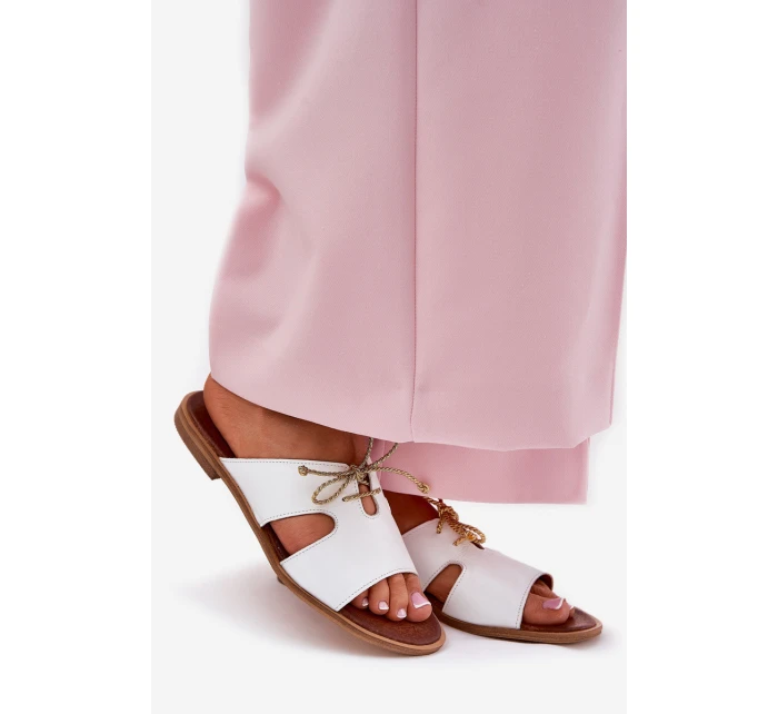 Skórzane Klapki Damskie Na Płaskim Obcasie Zazoo 3022 Białe Skórzane Klapki Damskie Na Płaskim Obcasie Zazoo 3022 Białe