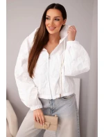 Dámská prošívaná bunda s kapucí a ozdobným květinovým model 21998374 bílá - K-Fashion