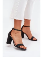 Dámské lesklé sandály na podpatku Černé Queen model 22010084 - Step in style