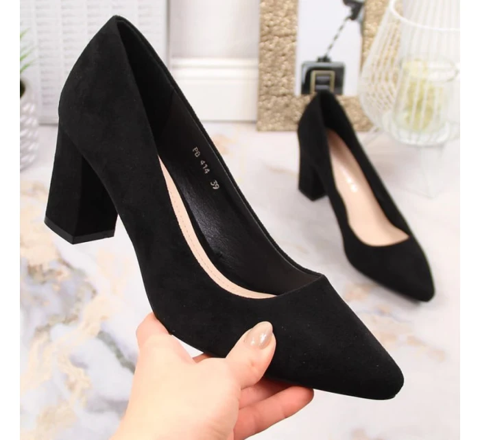 W model 21186854 černé semišové lodičky na jehlovém podpatku - SERGIO LEONE W model 21186854 černé semišové lodičky na jehlovém podpatku - SERGIO LEONE