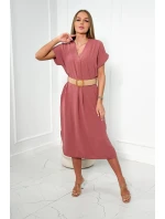 Šaty s ozdobným pásom tmavoružové