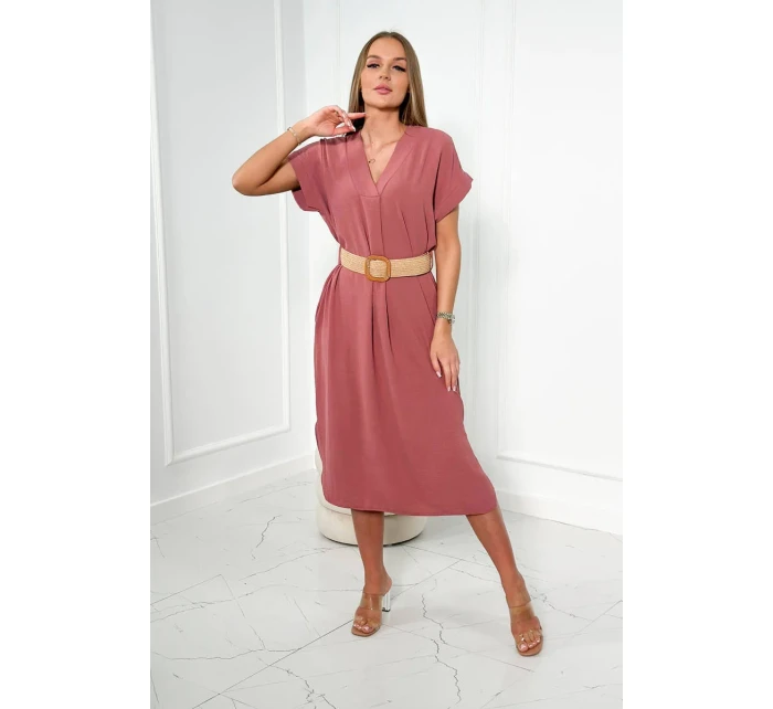 Šaty s ozdobným pásom tmavoružové