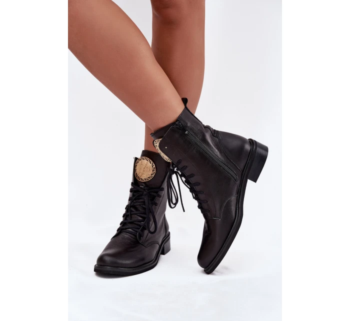 Skórzane Botki Damskie Na Płaskim Obcasie Ze Złotym Detalem Zazoo 3084 Czarne Skórzane Botki Damskie Na Płaskim Obcasie Ze Złotym Detalem Zazoo 3084 Czarne