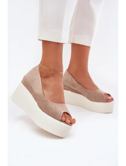 Model topánok na podpätku 215010 Krok v štýle