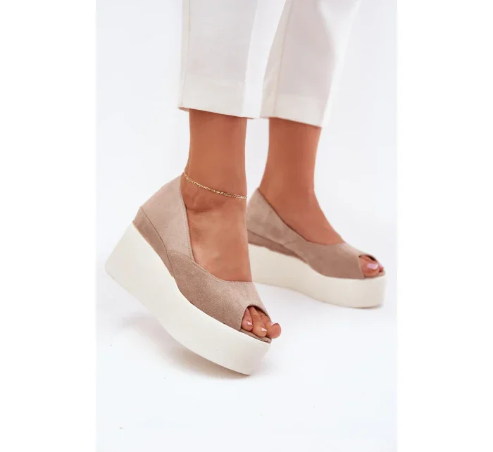 Model topánok na podpätku 215010 Krok v štýle