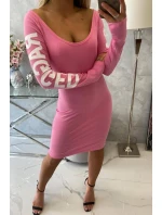 Otrhané svetlo ružové šaty