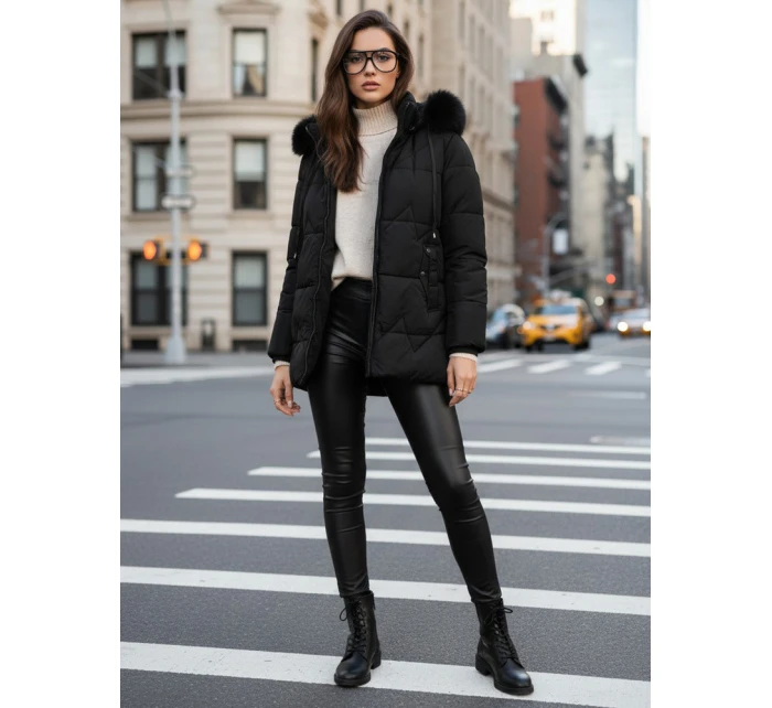 Dámska zimná prešívaná bunda s kapucňou čierna FashionStreet TY5330 Dámska zimná prešívaná bunda s kapucňou čierna FashionStreet TY5330