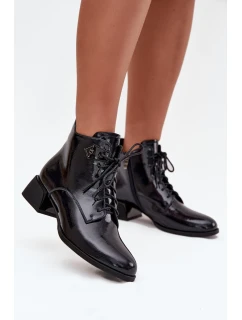 Kožené lakované dámské kotníkové boty na klínu model 21712361 Černé - Artiker