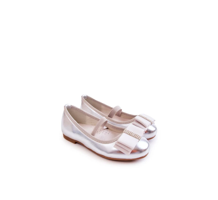 Kožené dětské baleríny s ozdobnou mašlí stříbrne model 21580989 - S.Barski