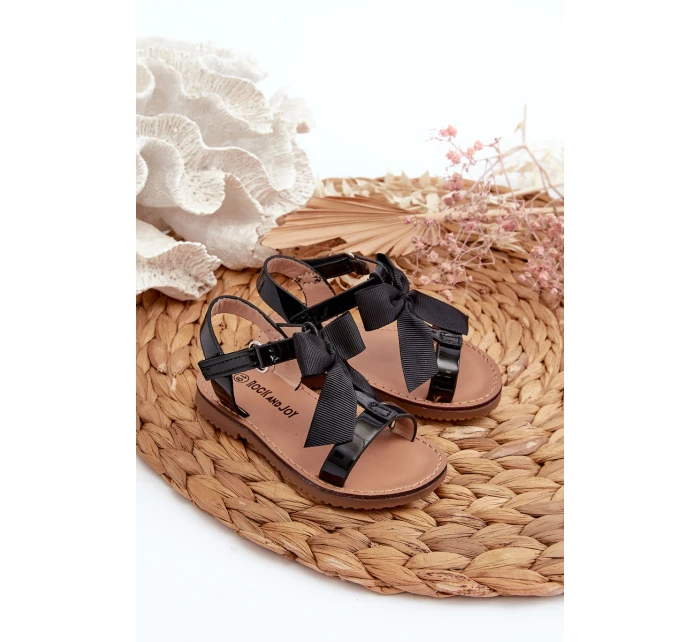 Lakierowane Sandałki Dziecięce Z Kokardką Na Rzep Czarne Joratia