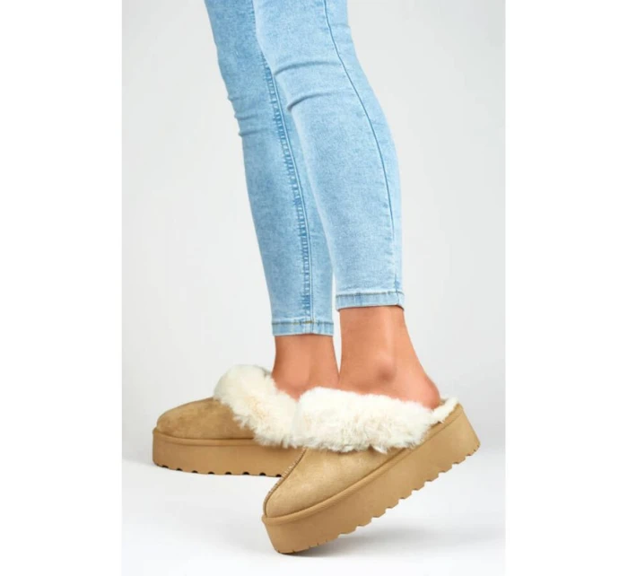 Dámske papuče na platforme s kožušinou béžové 81366-4-KH