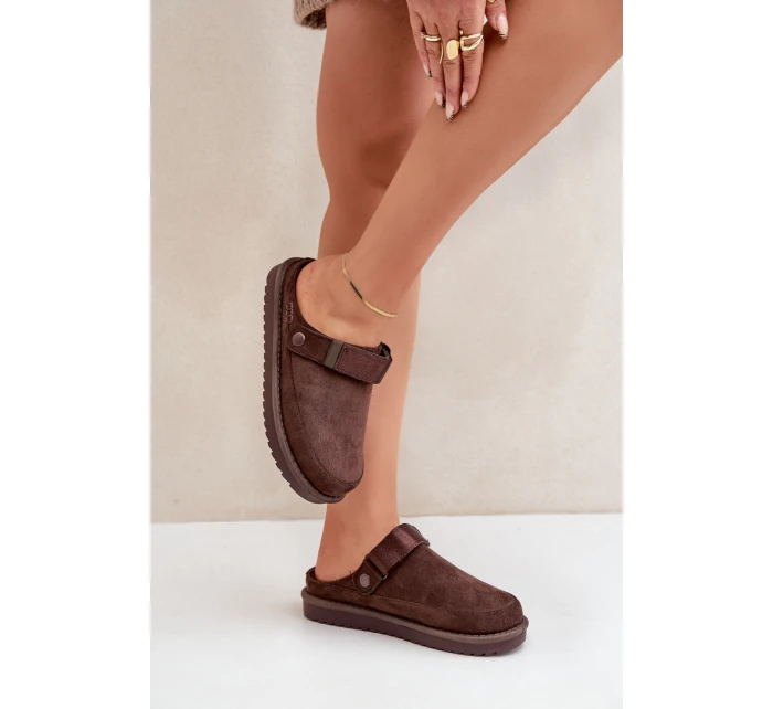 Zateplené dámské pantofle na platformě čokoládové model 21680700 - Boto