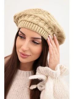 Dámská zimní pletená čepice volného střihu s ozdobným vzorem model 21878071 béžová - K-Fashion