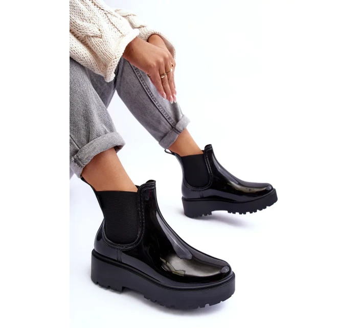 Lakované kozačky na platformě Big Star Černá