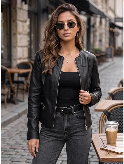 Dámska priliehavá čierna bunda z eko-kože FashionStreet TY5721