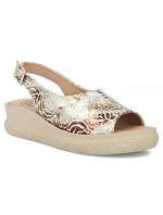 Dámské kožené sandály na zlaté platformě model 22135980 - FILIPPO