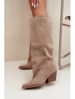 Nazouvací kozačky na podpatku s špičatou špičkou v barvě khaki model 22320592 - Boto
