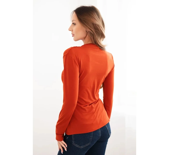 Dámska viskózna blúzka s volánom a ozdobnou sponou hnedá Dámska viskózna blúzka s volánom a ozdobnou sponou hnedá