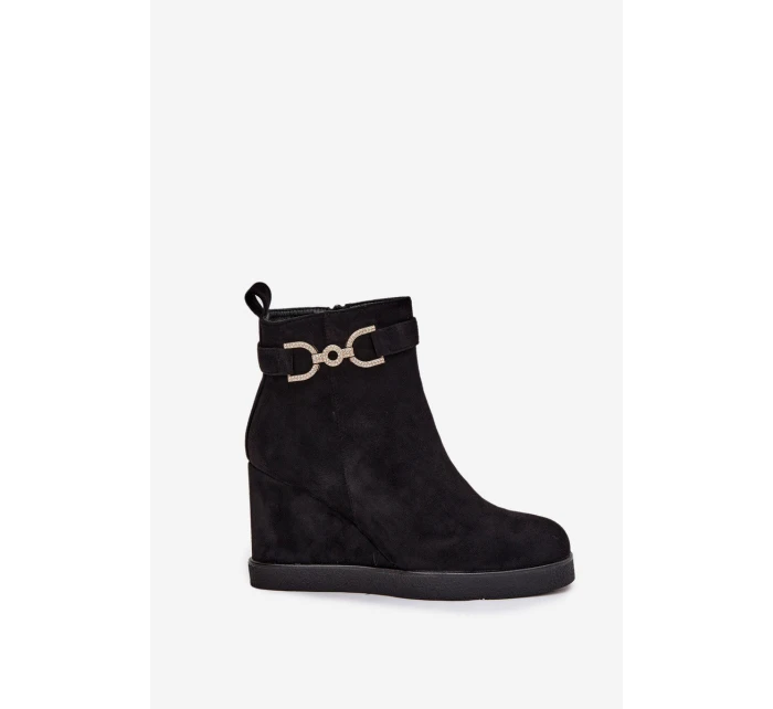 Botki Damskie Na Koturnie Z Ozdobnym Detalem Czarne Marivana