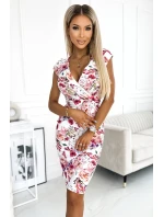 Vypasované dámské šaty s přeloženým obálkovým výstřihem a se vzorem květů model 18532550 - numoco Vypasované dámské šaty s přeloženým obálkovým výstřihem a se vzorem květů model 18532550 - numoco