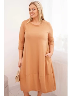 Dámská bavlněná šaty Plus Size s ohrnutým rukávem a kapsami camelová