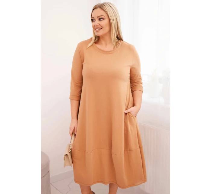 Dámská bavlněná šaty Plus Size s ohrnutým rukávem a kapsami camelová Dámská bavlněná šaty Plus Size s ohrnutým rukávem a kapsami camelová