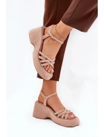 Model topánok na klinoch 209914 Krok v štýle Model topánok na klinoch 209914 Krok v štýle