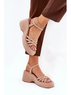 Model topánok na klinoch 209914 Krok v štýle